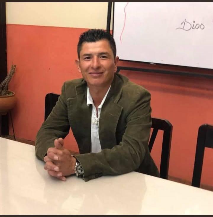 José Sebastián Granda Arpi, terapeuta en terapias ancestrales